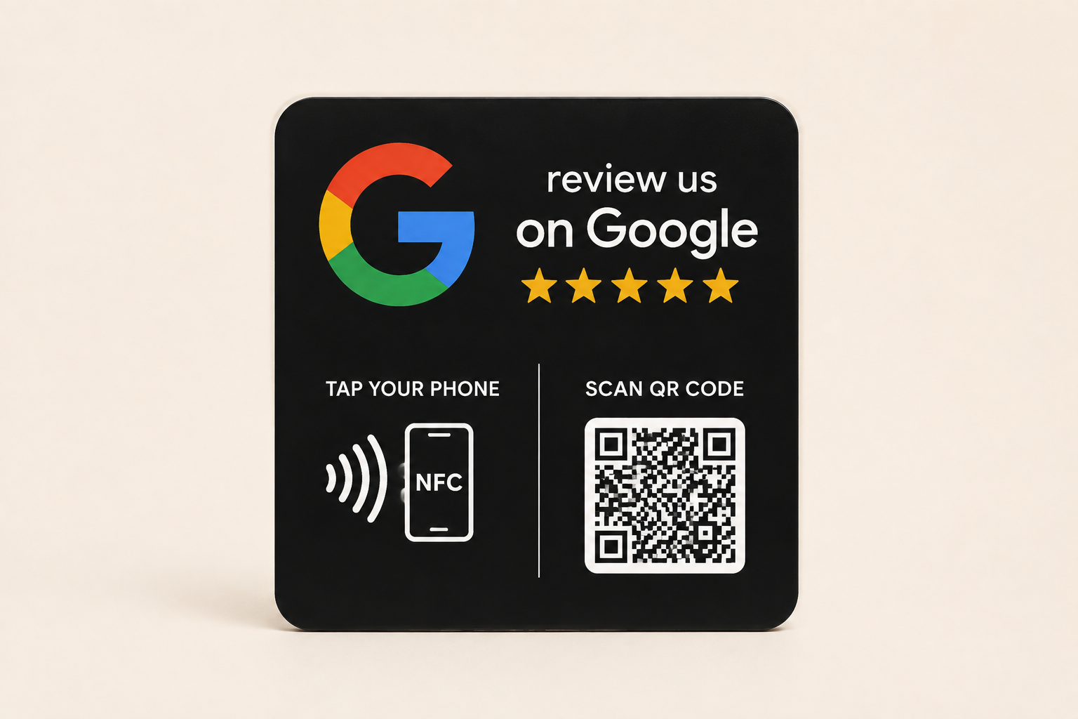 Exemple du modèle de plaque NFC et QR code Google utilisé par Boost Avis